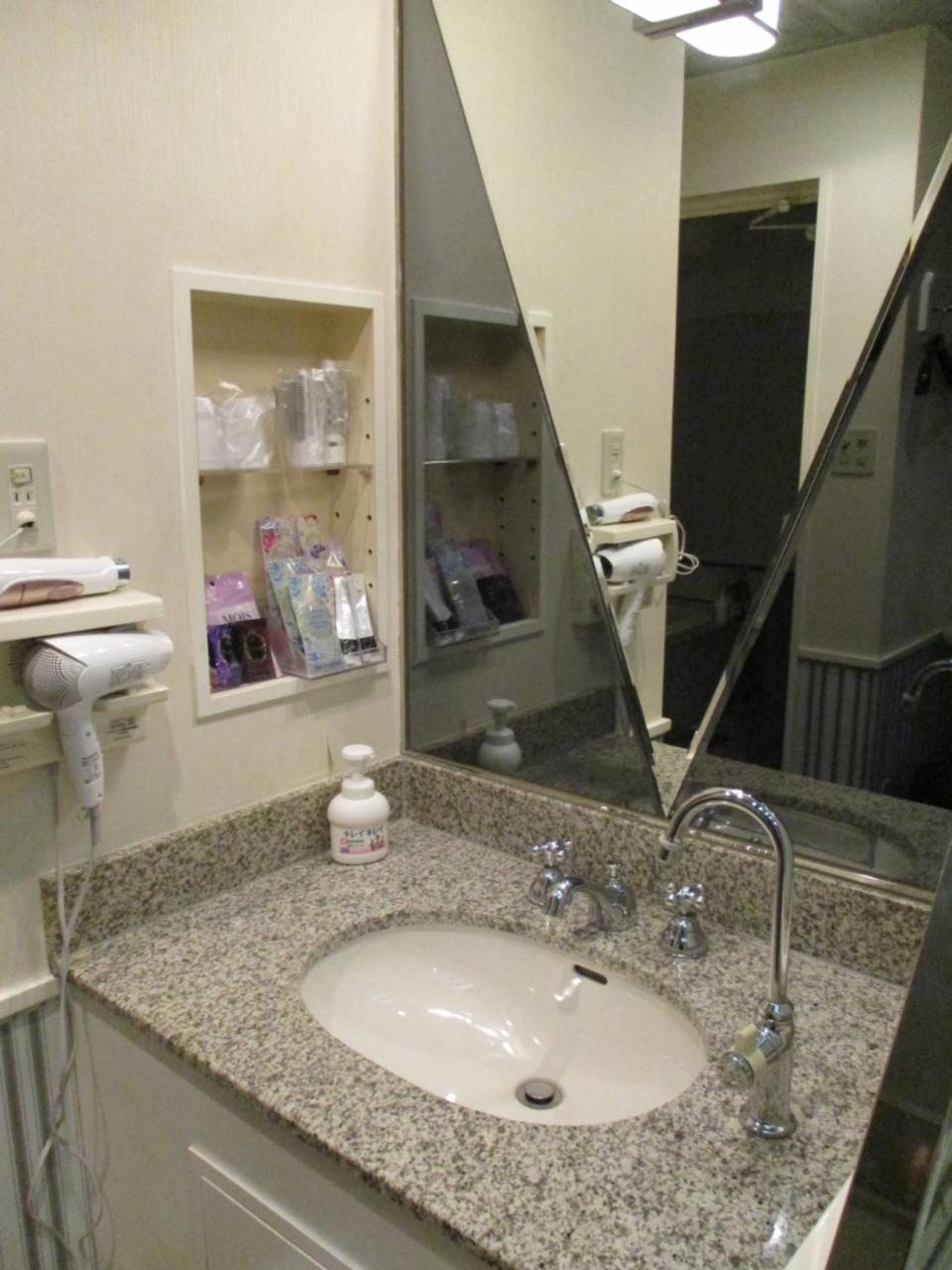 טוקיו Hotel Lieto (Adults Only) מראה חיצוני תמונה